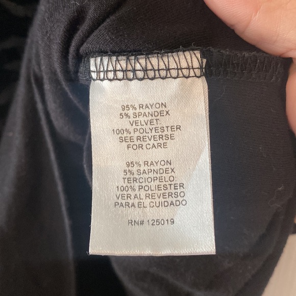 Joseph A Velvet Burnout Style Short Sleeve Top - Picture 7 of 8